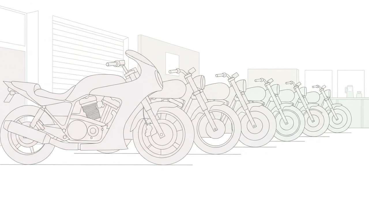 Deretan motosikal yang sedang menunggu giliran untuk diselenggara di pusat servis.